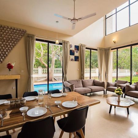 Stayvista'S Greenwoods Villa 10 - City-Center Villa With Private Pool, Terrace, Lift & Carrom Board Лонавала Экстерьер фото